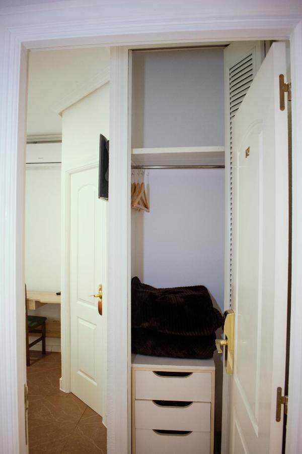 Hostal Artico Madrid Buitenkant foto