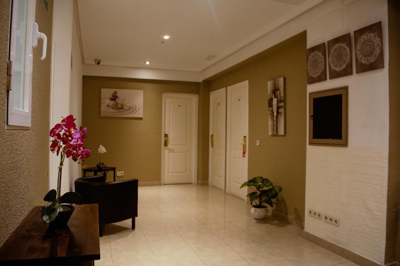 Hostal Artico Madrid Buitenkant foto