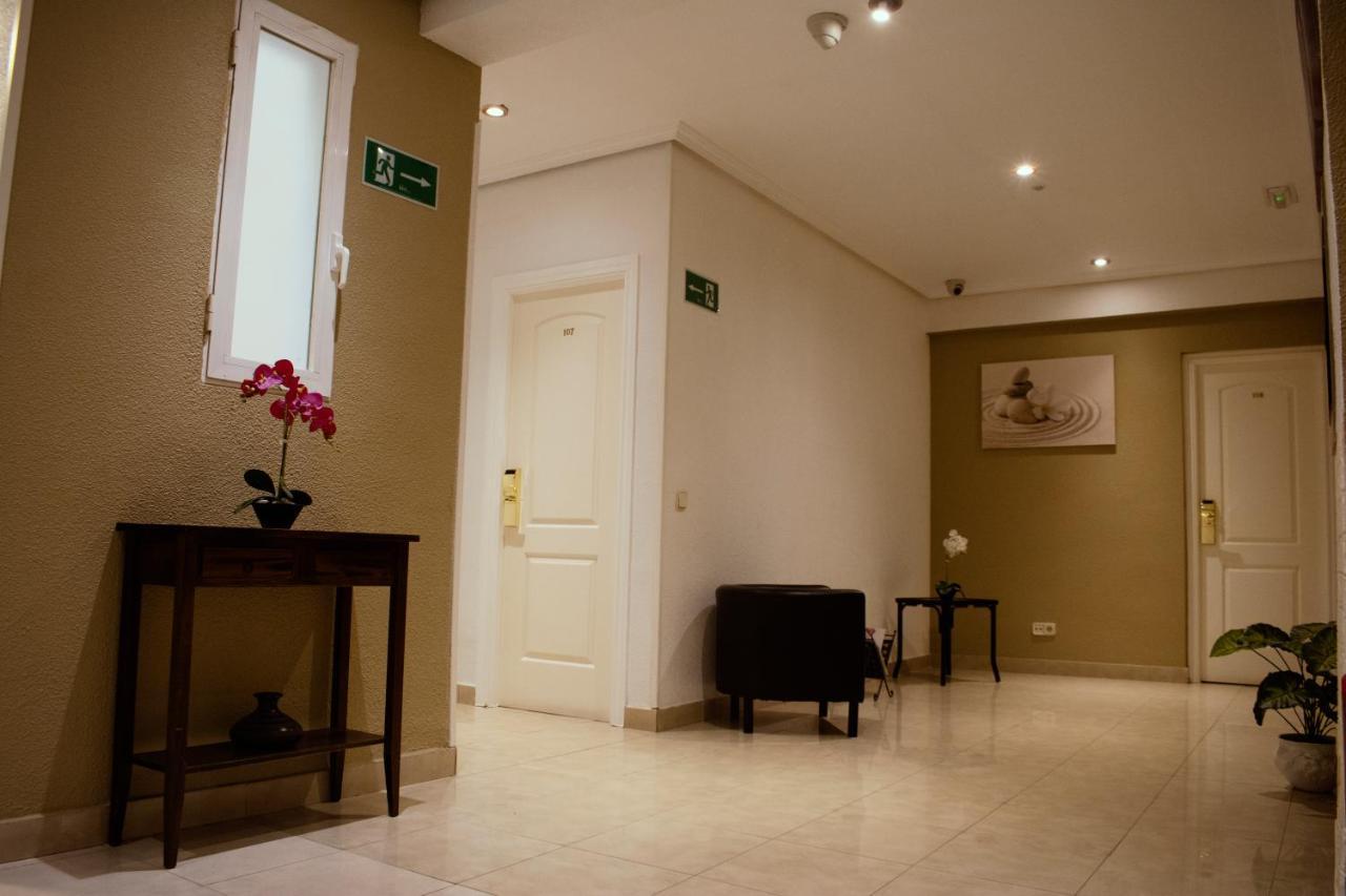Hostal Artico Madrid Buitenkant foto
