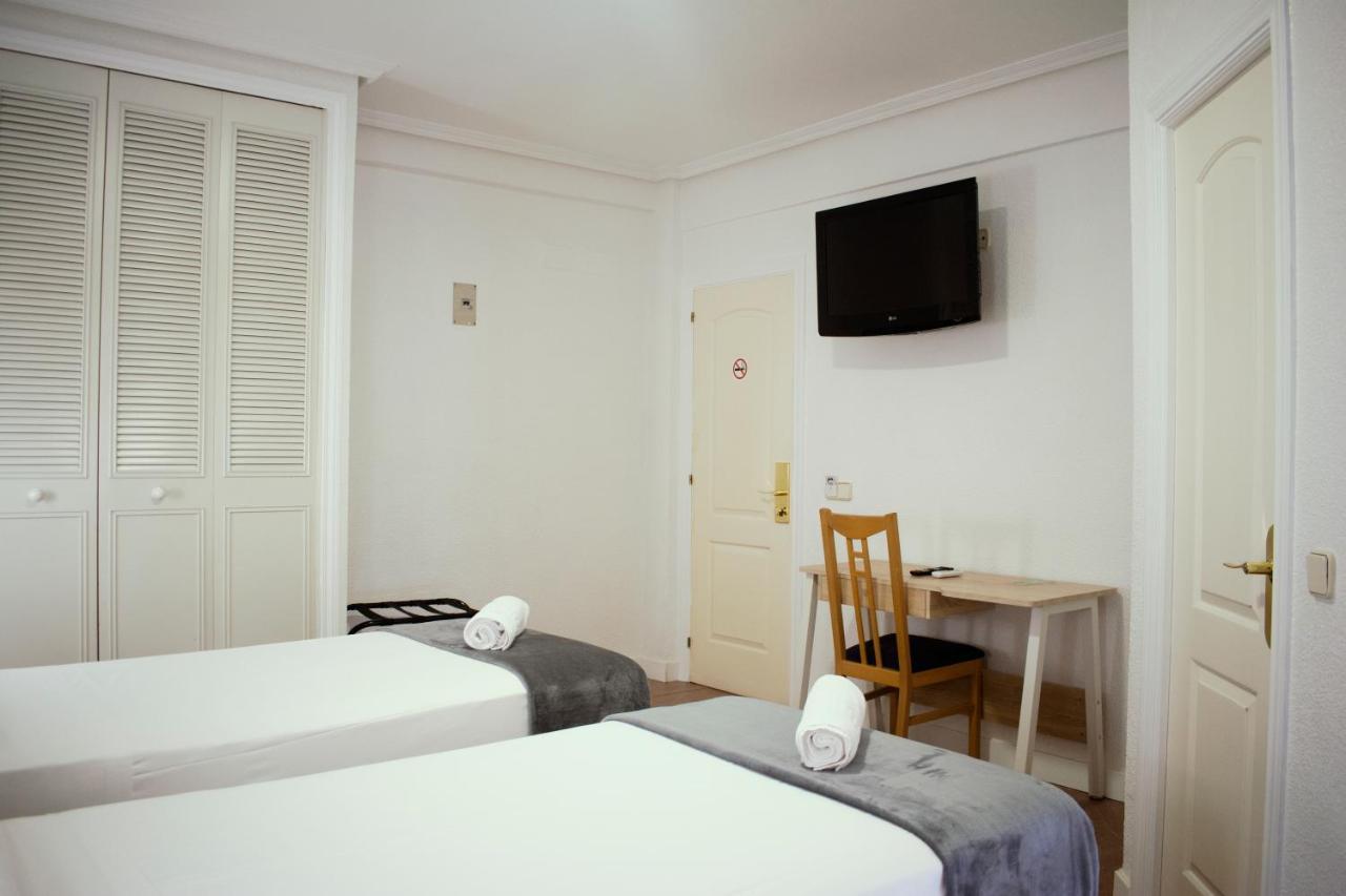 Hostal Artico Madrid Buitenkant foto