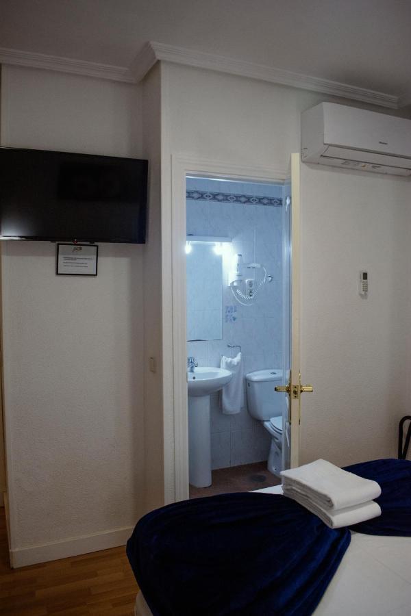 Hostal Artico Madrid Buitenkant foto
