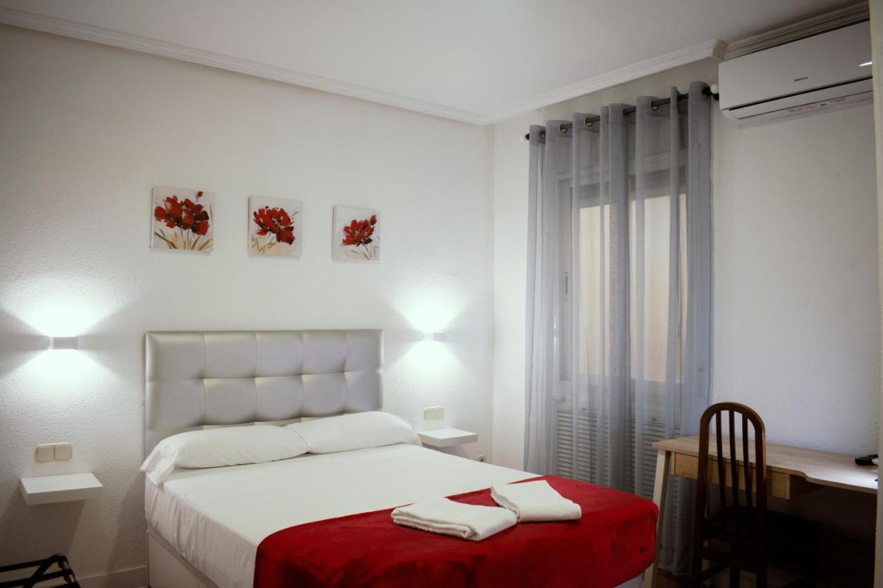 Hostal Artico Madrid Buitenkant foto