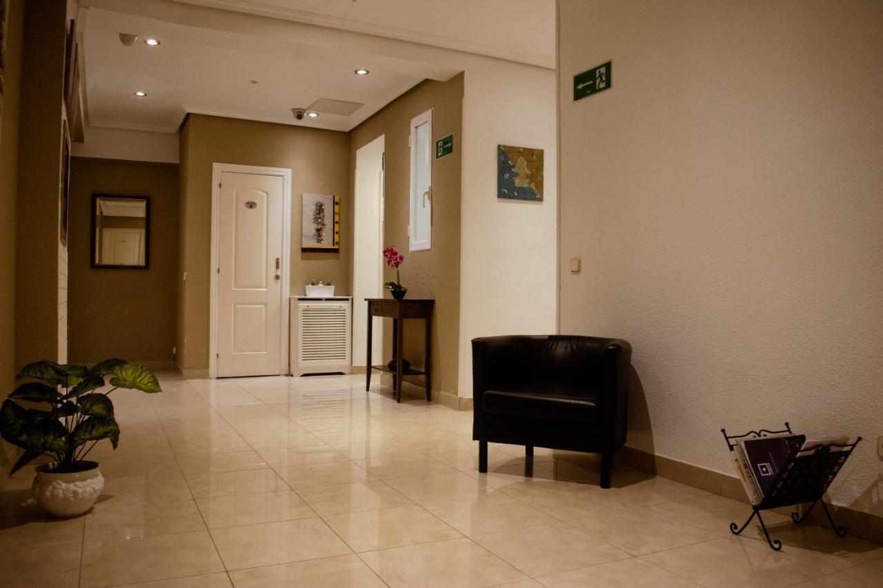 Hostal Artico Madrid Buitenkant foto