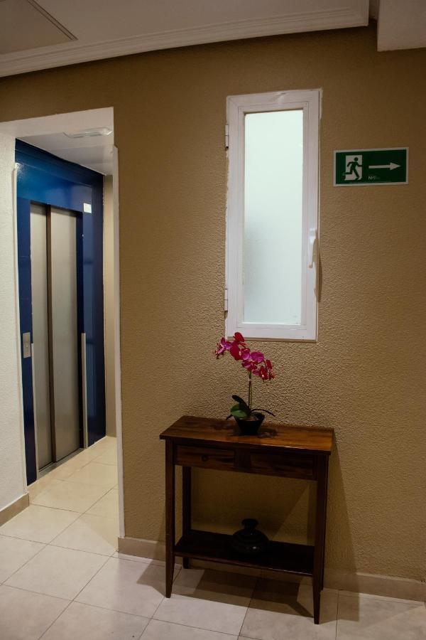 Hostal Artico Madrid Buitenkant foto